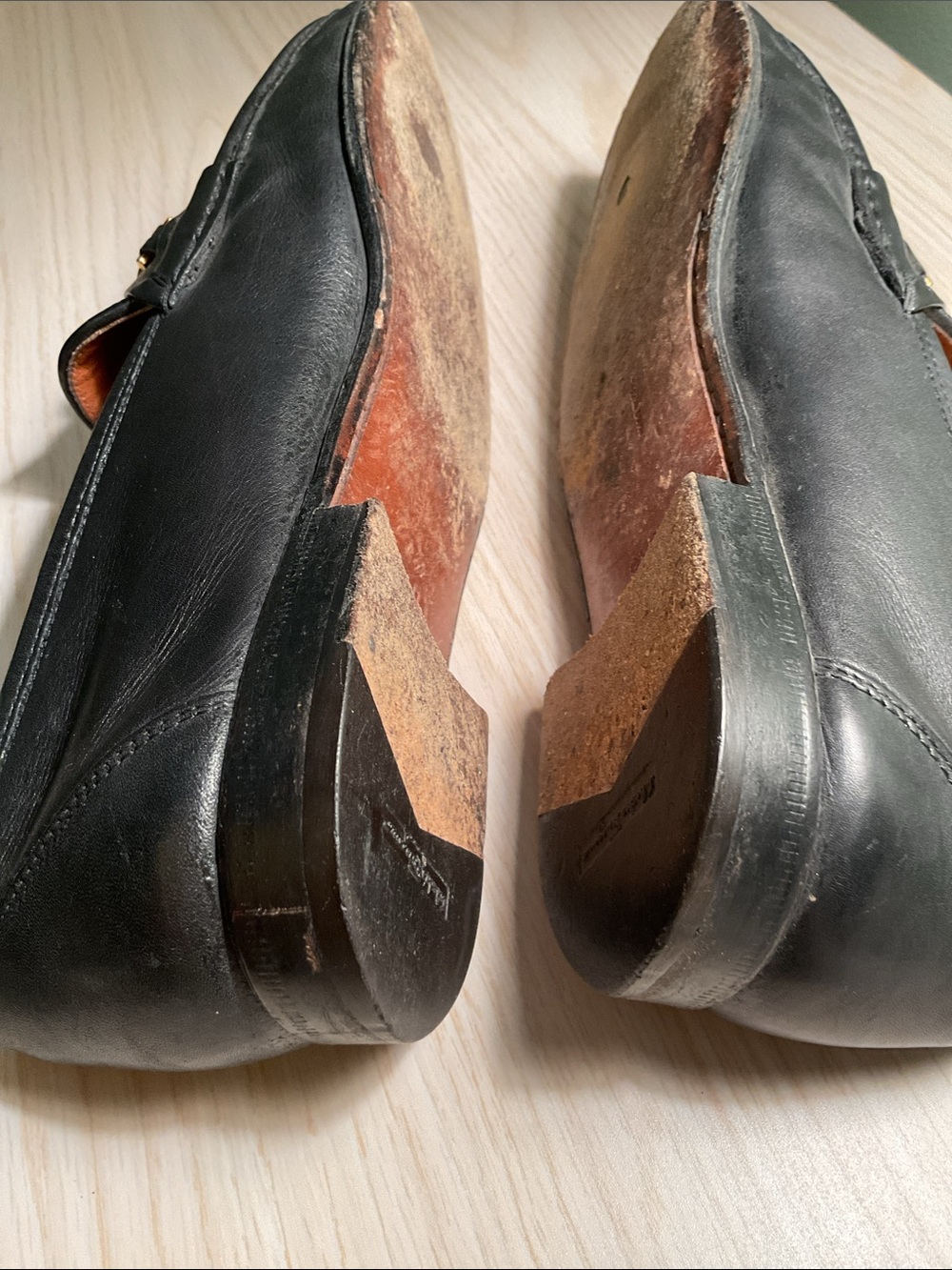Salvatore Ferragamo Black Leather Loafers with Gold Gancini Hardware Size 9 1/2D - Picture 4 of 5